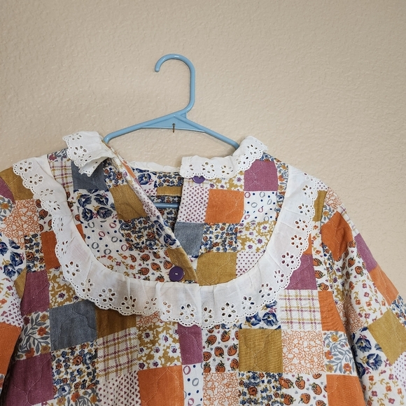 Vintage Handmade Robe Patchwork Pink and Blue Cottage Core Grandma - Picture 2 of 8